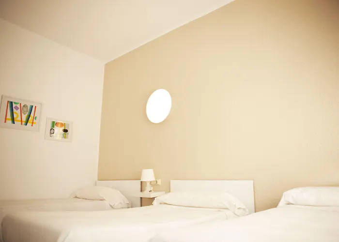 Malvarrosa Beach Guest house 2*